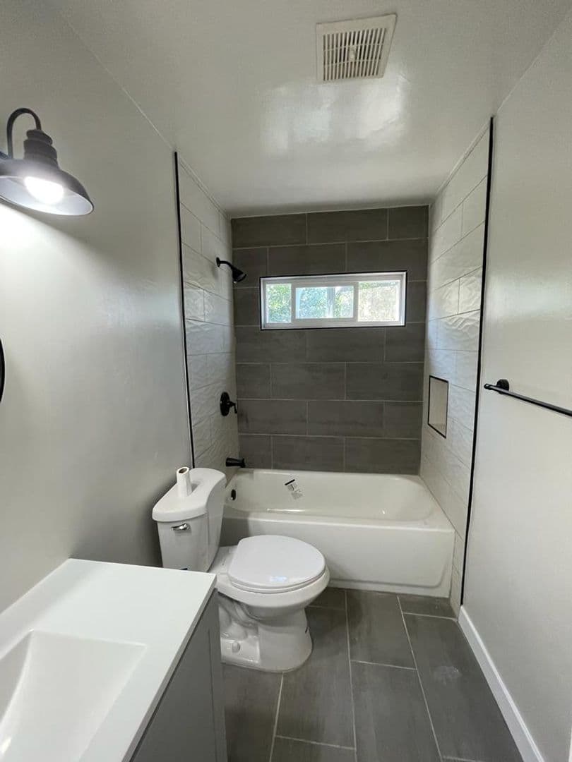 Los Angeles Apartment: 1596 W. 24th St.