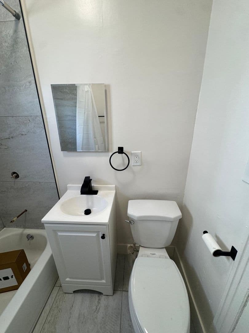 Los Angeles Apartment: 542 N. Alexandria
