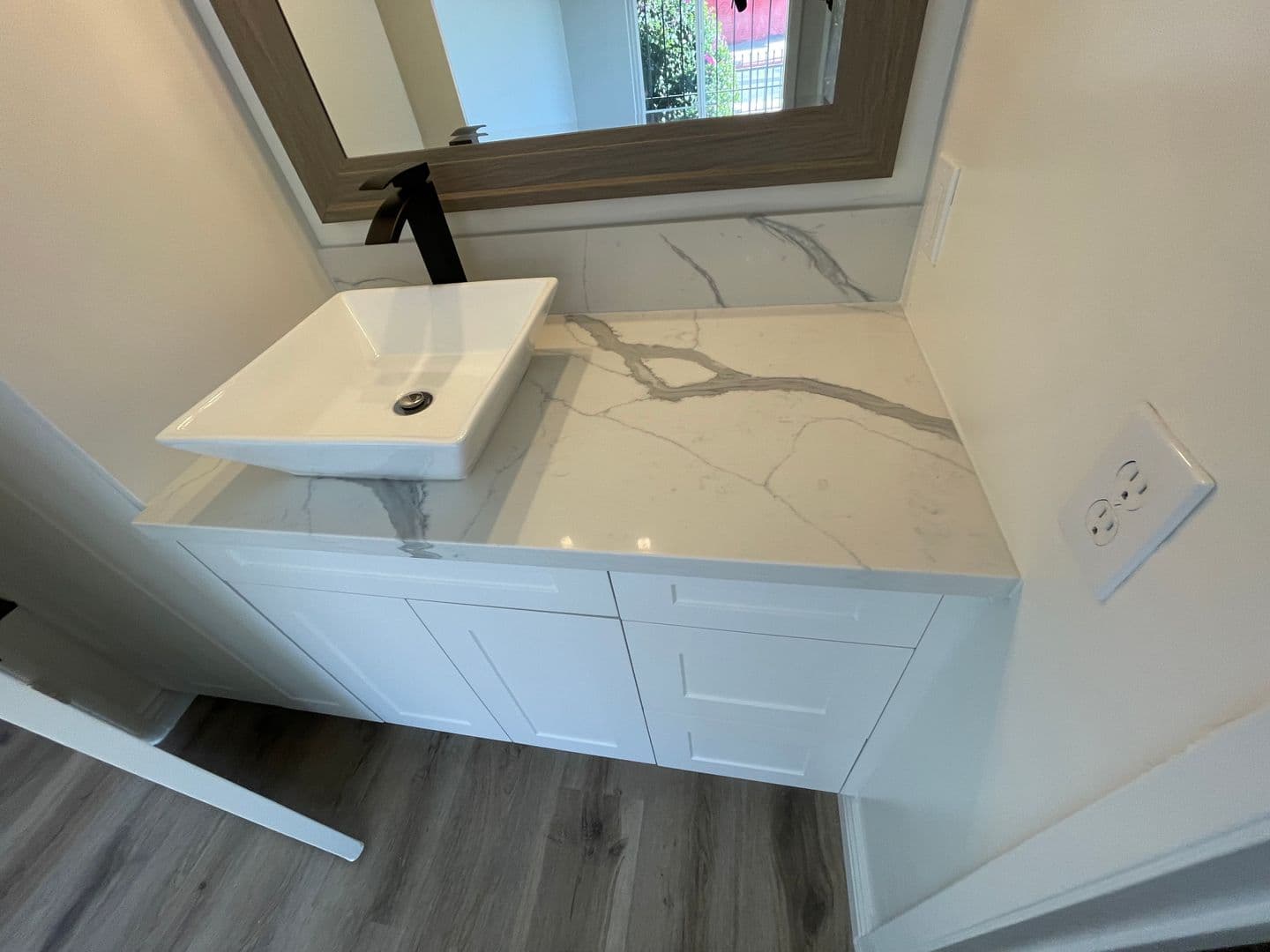 Los Angeles Apartment: 6701 Fountain Ave.