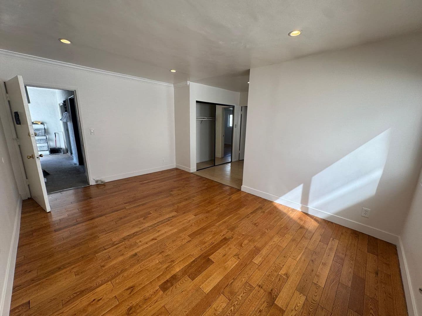 Los Angeles Apartment: 6701 Fountain Ave.