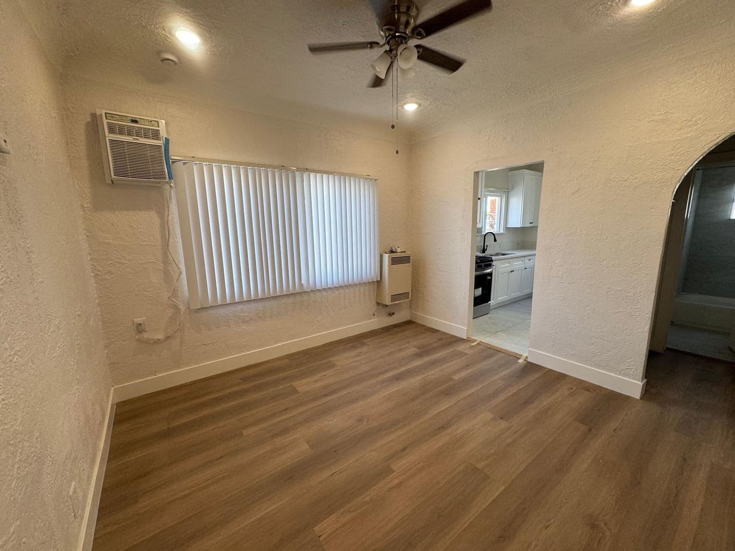 Los Angeles Apartment: 542 N. Alexandria