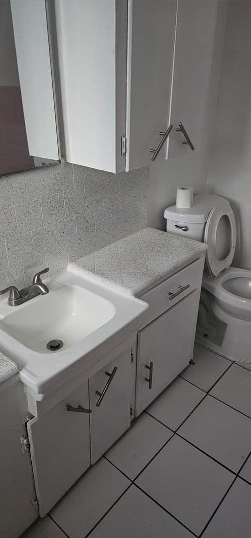 Pomona Apartment: 614 N. Caswell Ave.