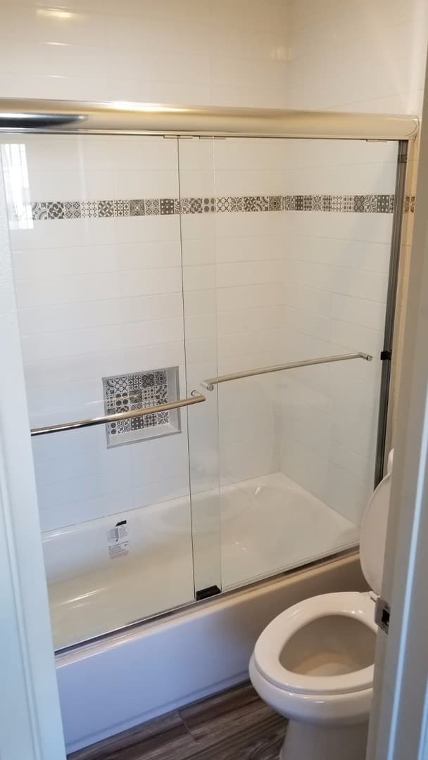 Los Angeles Apartment: 5836 Harold Way