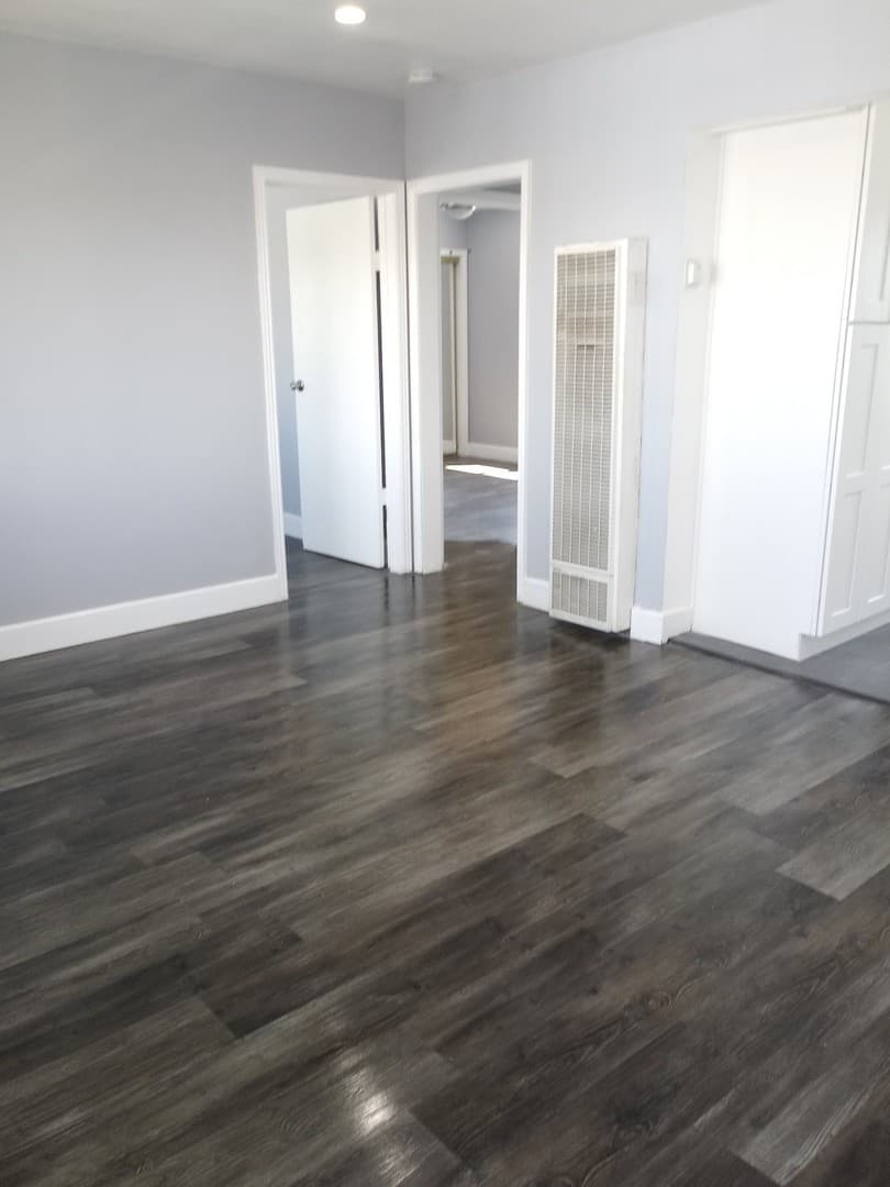 Los Angeles Apartment: 3451 Florence Ave.