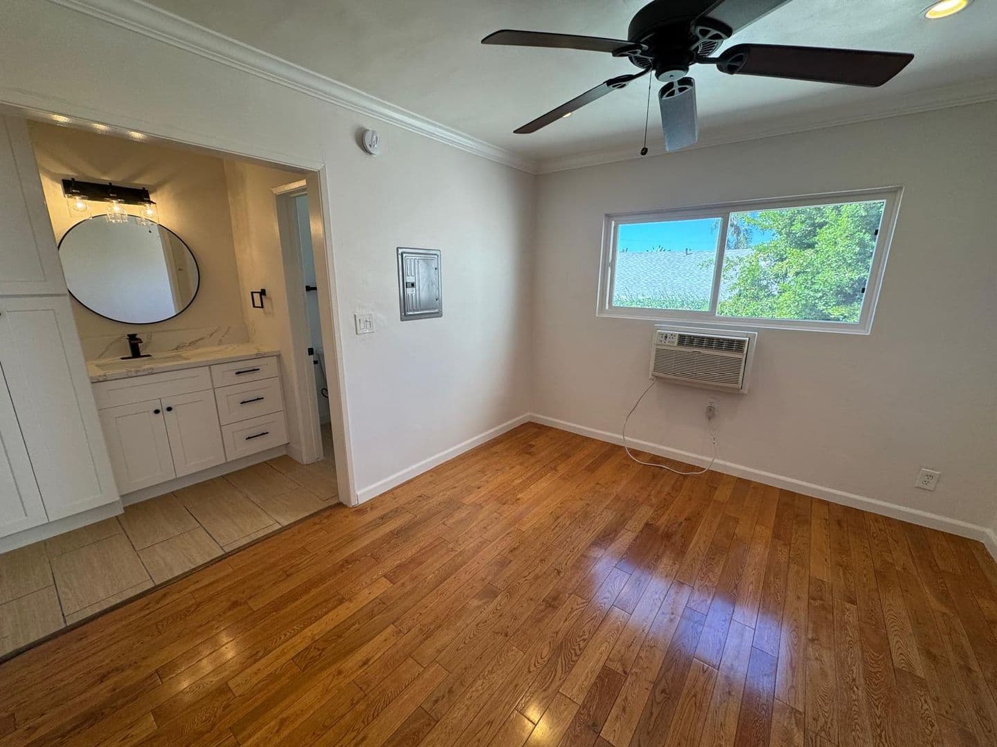 Los Angeles Apartment: 6701 Fountain Ave.