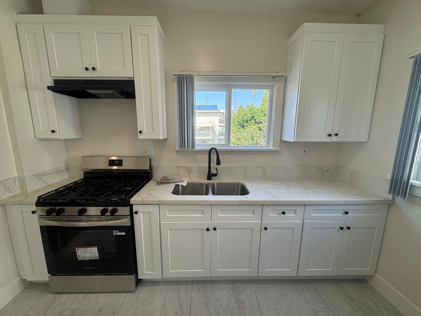 Los Angeles Apartment: 542 N. Alexandria
