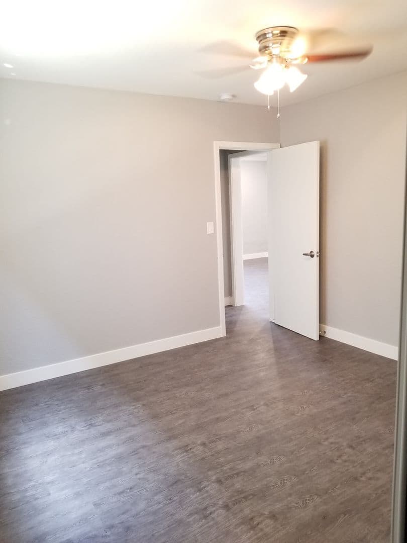 Los Angeles Apartment: 3451 Florence Ave.