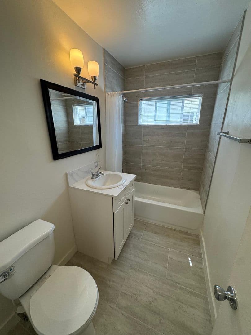 Compton Apartment: 1501 Kay St