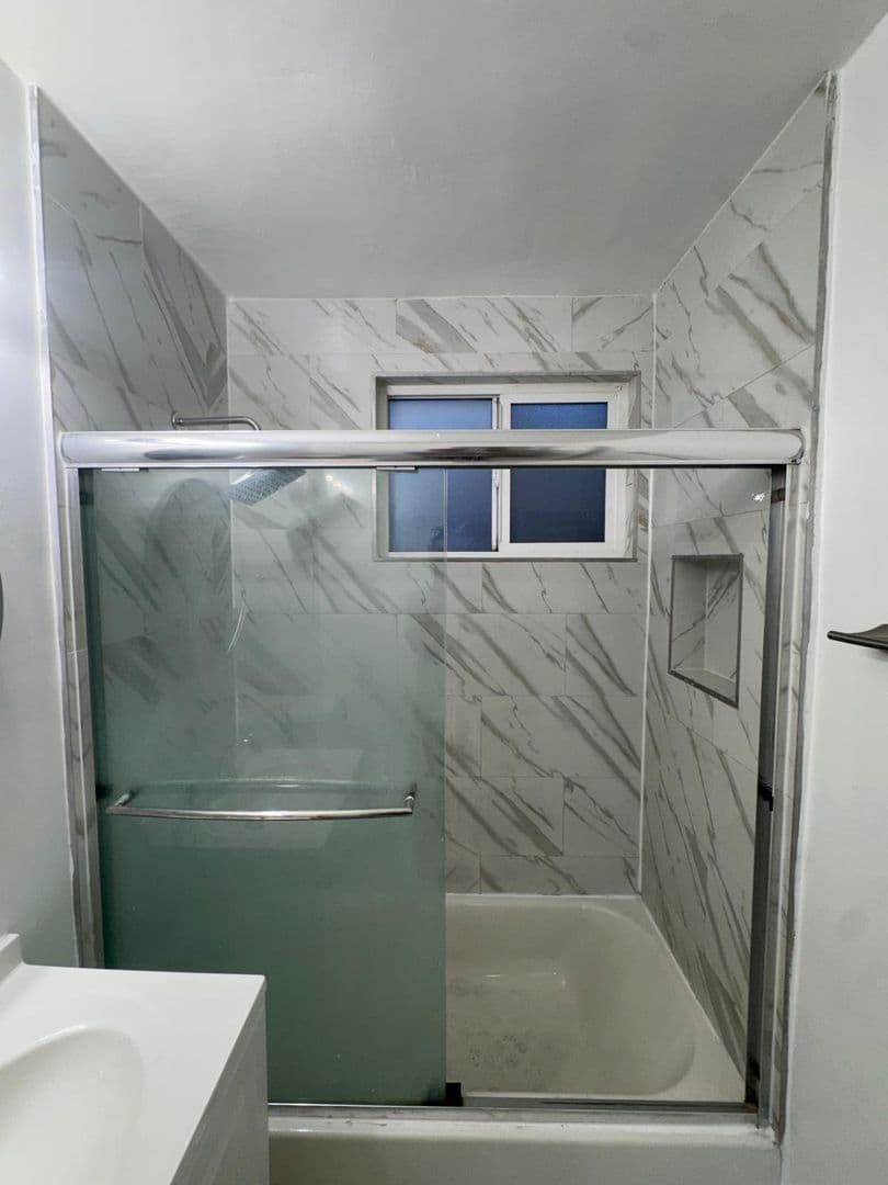Los Angeles Apartment: 401-407  Union Dr.