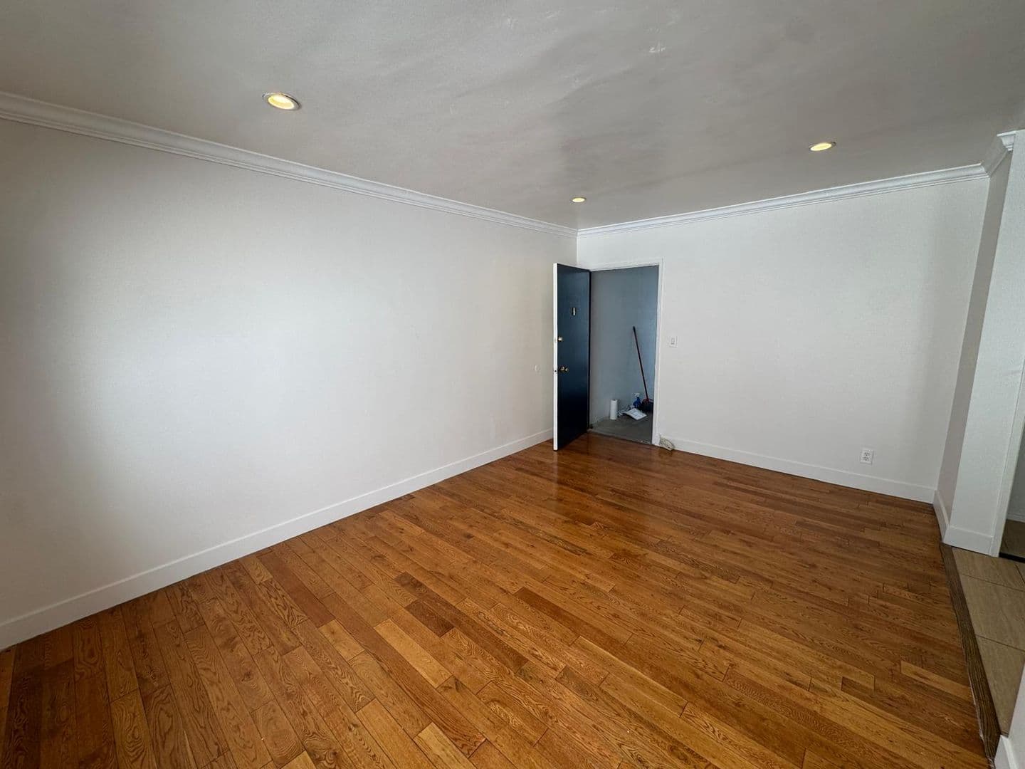 Los Angeles Apartment: 6701 Fountain Ave.