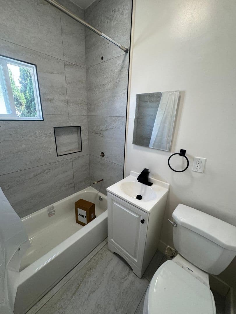 Los Angeles Apartment: 542 N. Alexandria