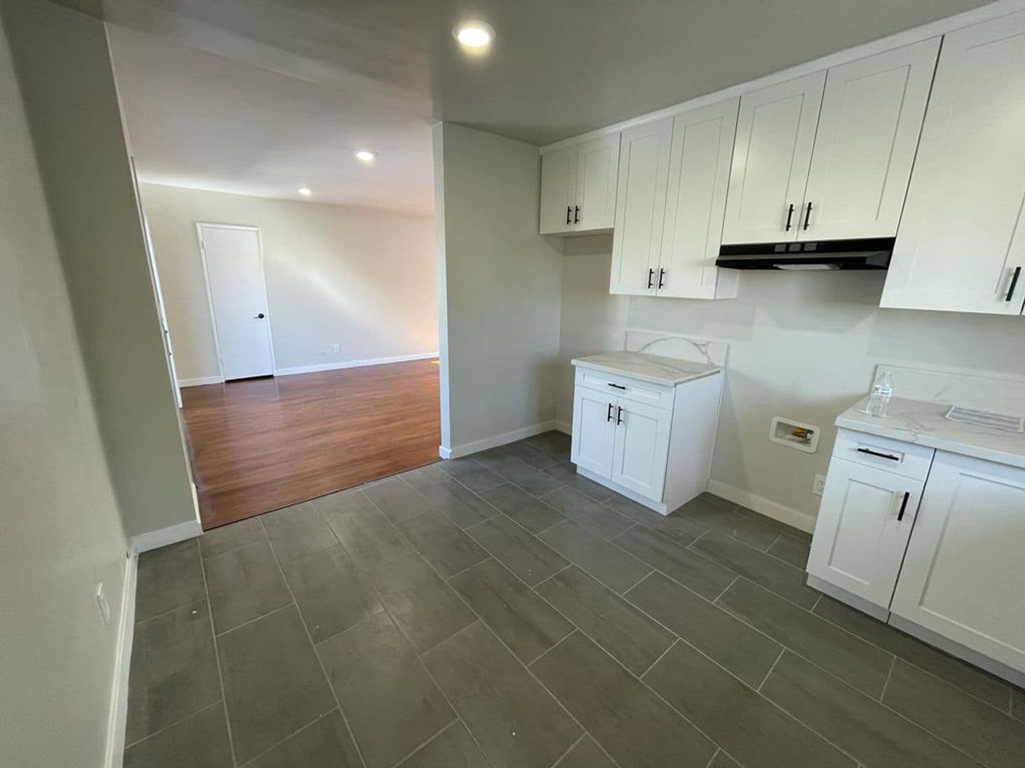 Los Angeles Apartment: 1596 W. 24th St.
