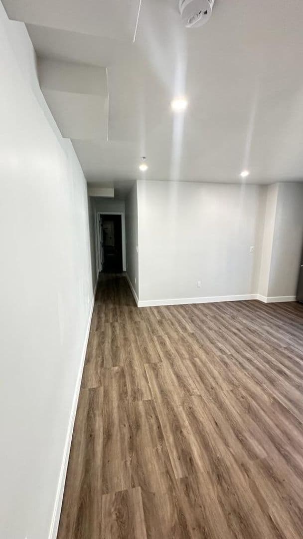 Panorama City Apartment: 8616 Willis Ave.