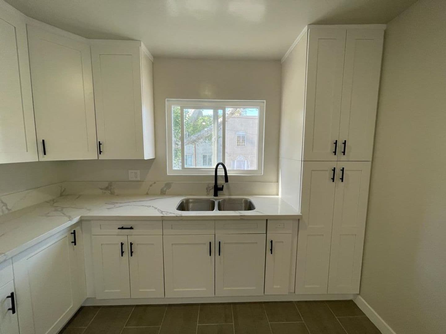 Los Angeles Apartment: 1596 W. 24th St.