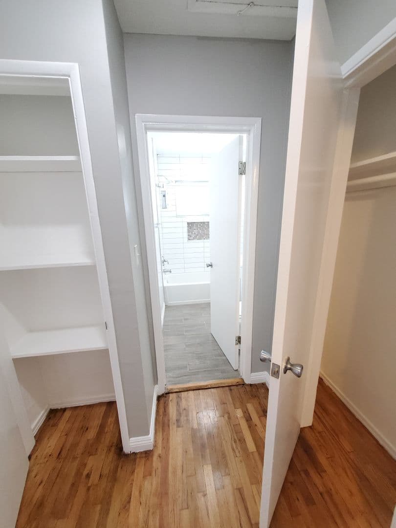 North Hollywood Apartment: 11416 Miranda St.