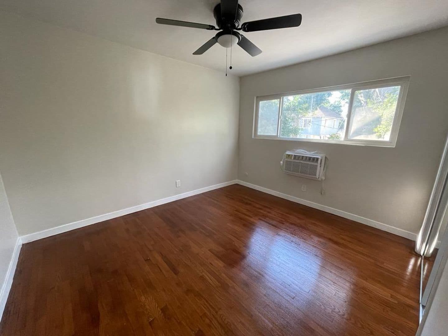 Los Angeles Apartment: 1596 W. 24th St.
