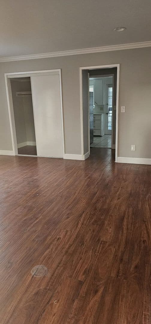 Pomona Apartment: 614 N. Caswell Ave.
