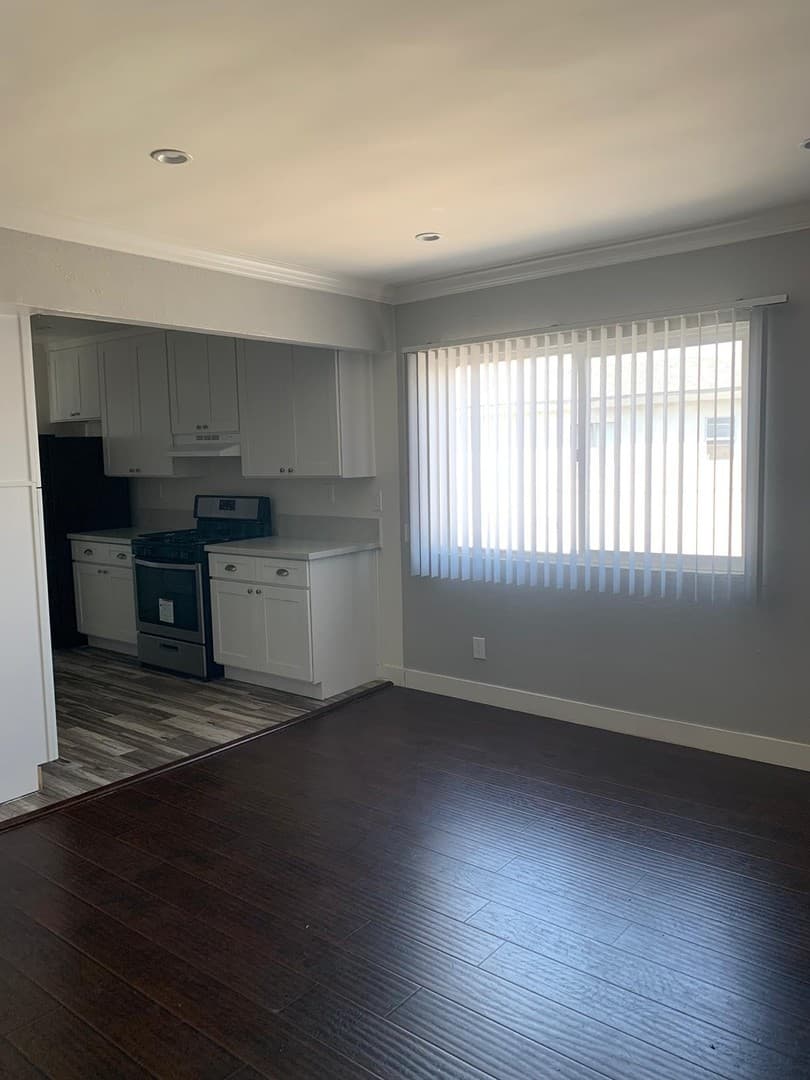 Los Angeles Apartment: 3451 Florence Ave.