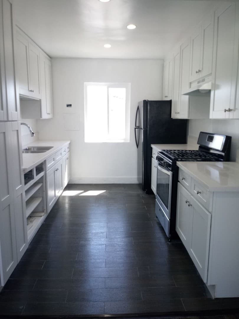 Los Angeles Apartment: 3451 Florence Ave.