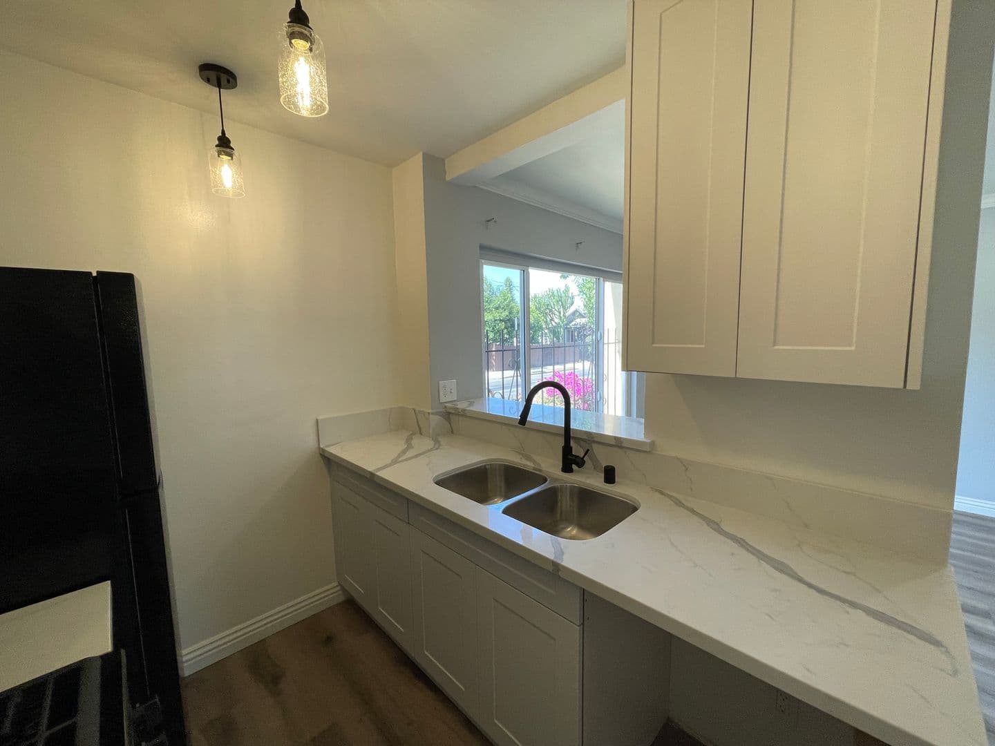 Los Angeles Apartment: 6701 Fountain Ave.