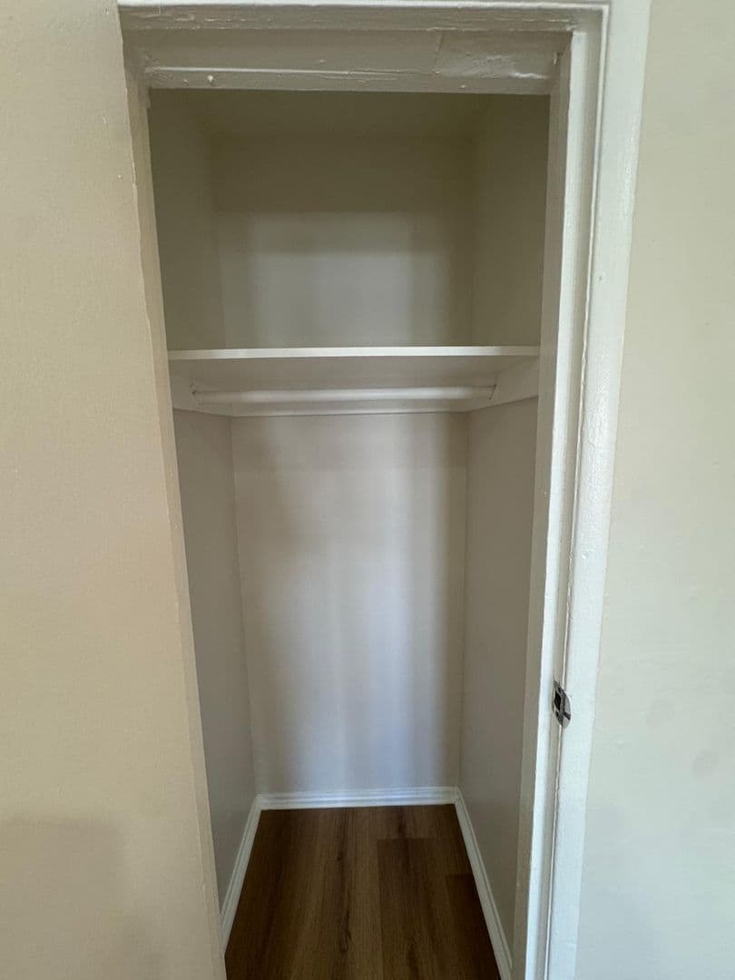 Los Angeles Apartment: 401-407  Union Dr.