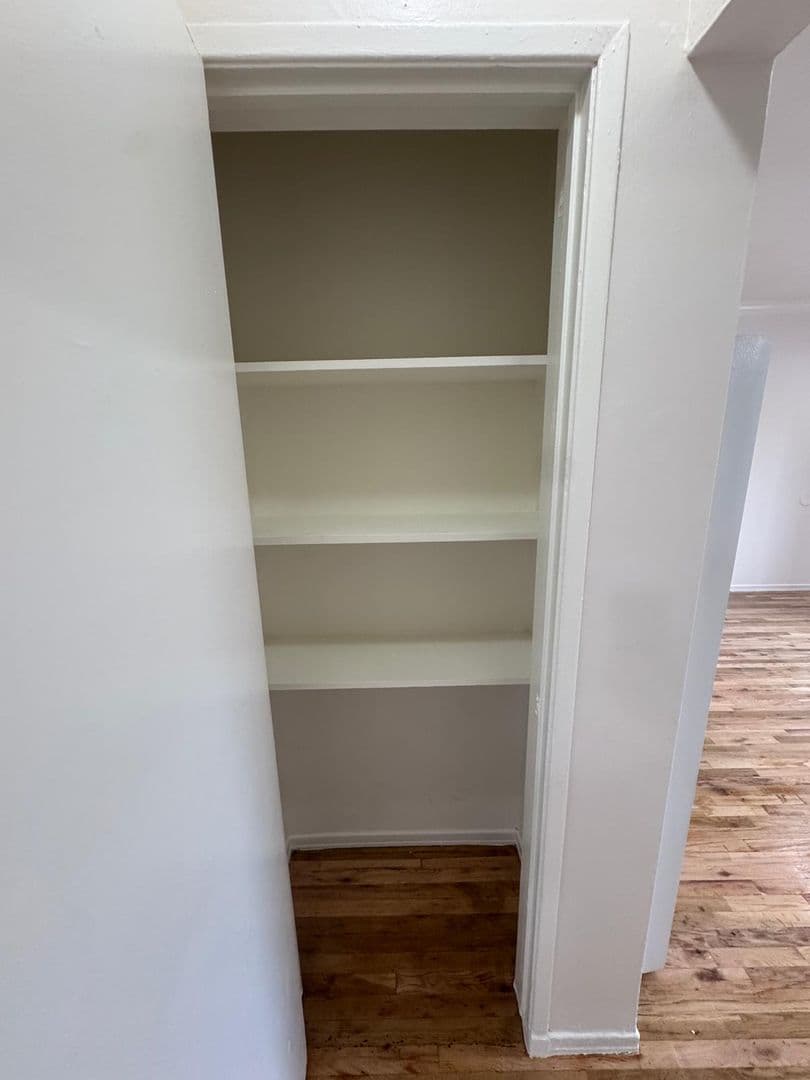 Los Angeles Apartment: 3025 Perlita Ave.