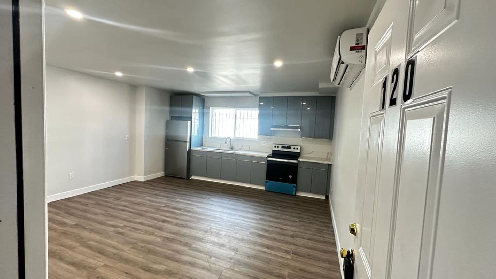 Panorama City Apartment: 8616 Willis Ave.