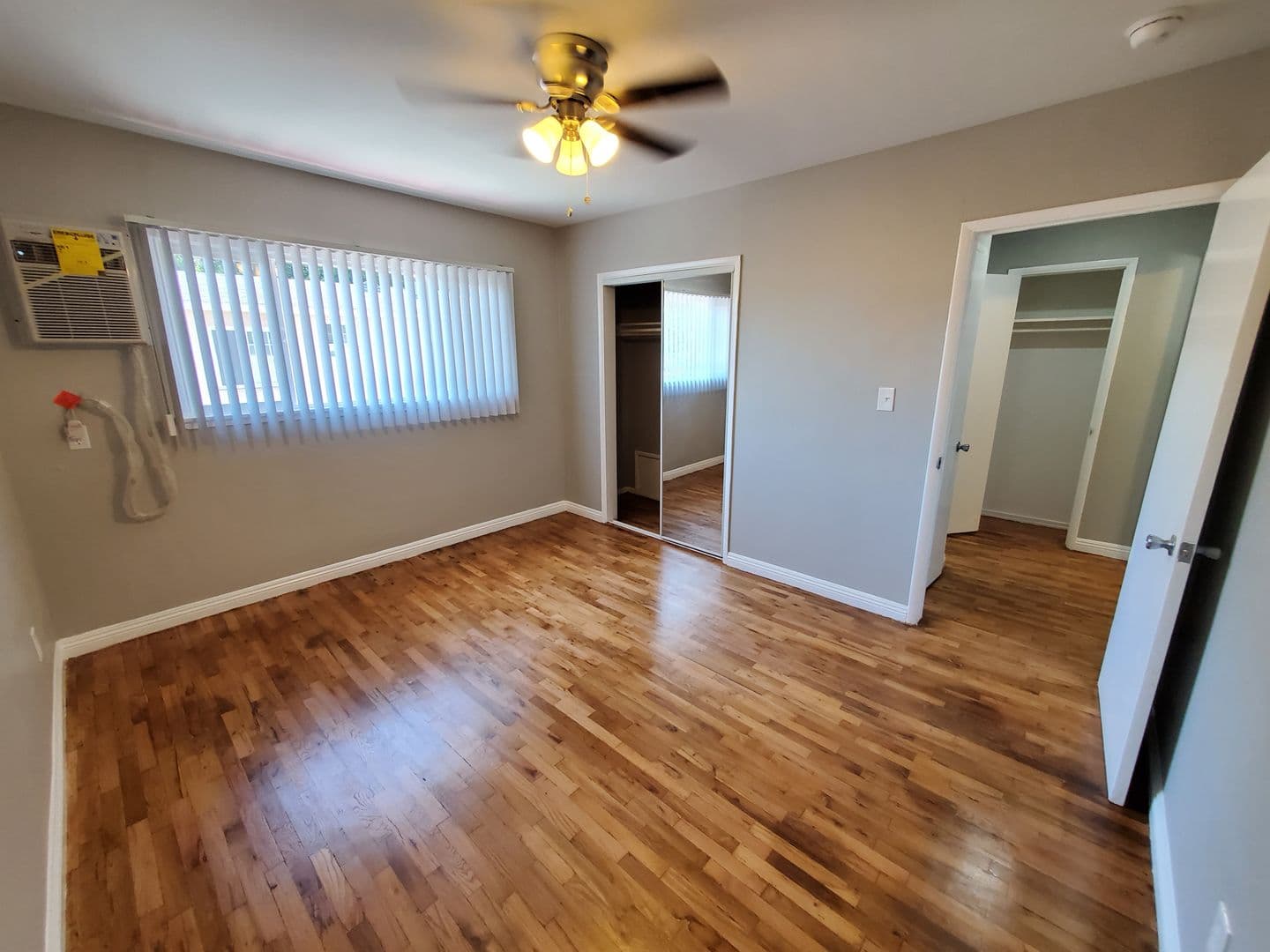 North Hollywood Apartment: 11416 Miranda St.