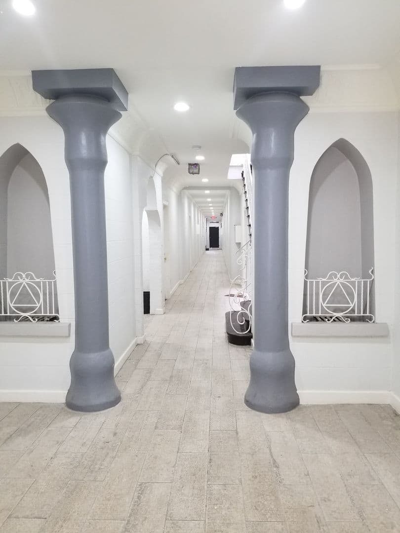 Los Angeles Apartment: 542 N. Alexandria