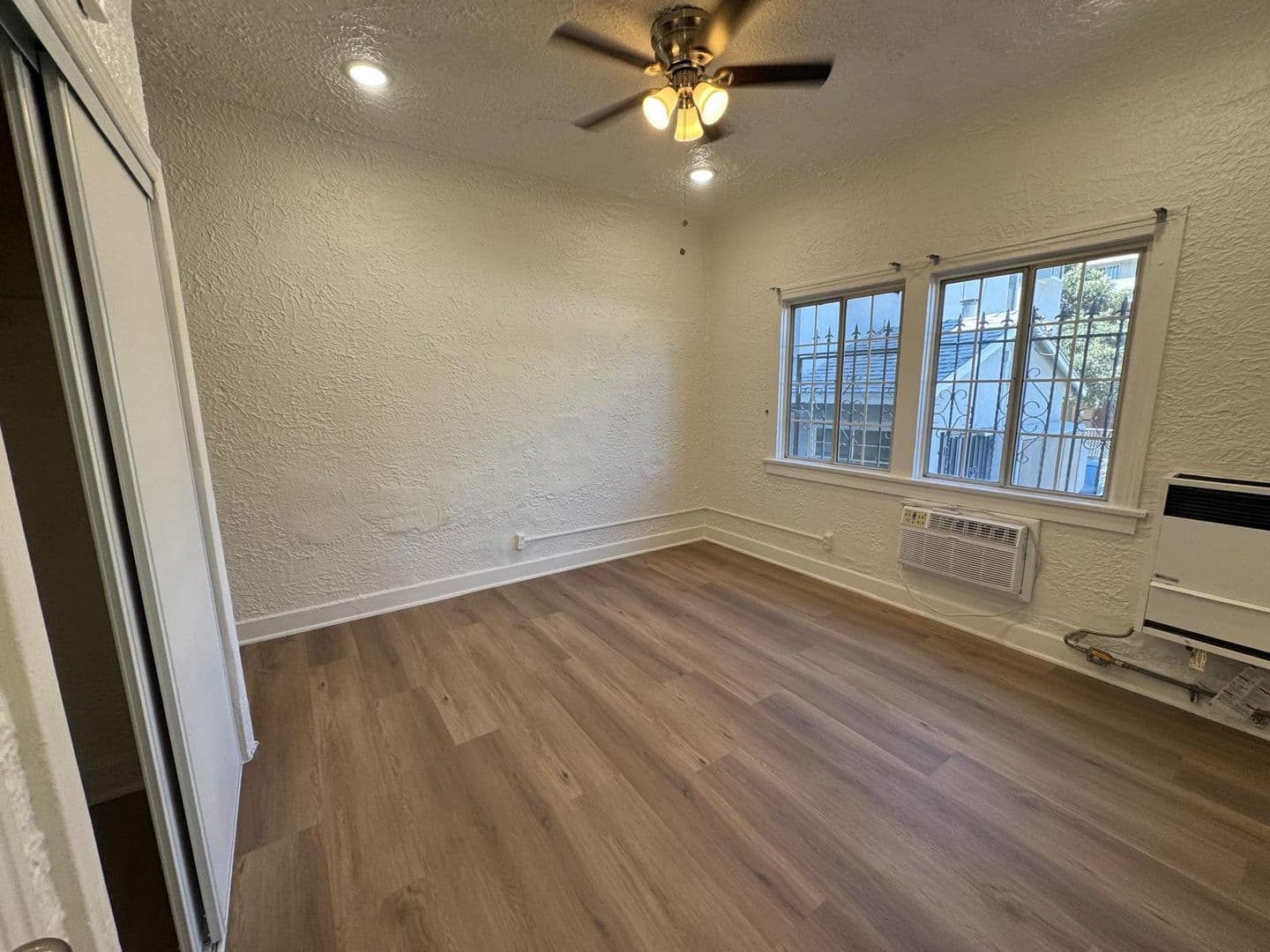 Los Angeles Apartment: 542 N. Alexandria