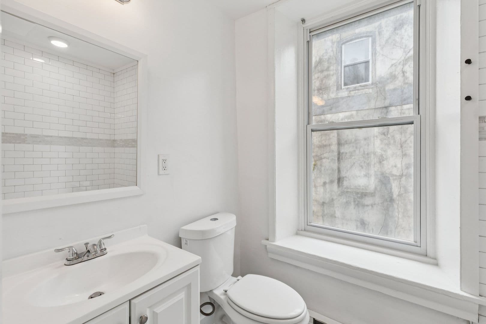 Philadelphia Apartment: 21 E Price Street
