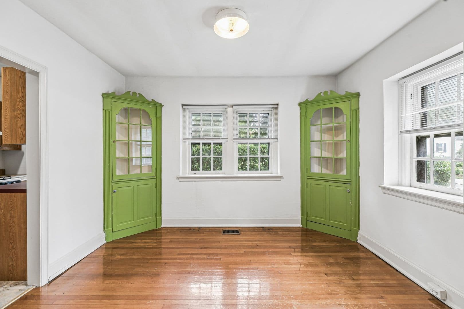 Ardmore Condo: 126 Argyle Rd