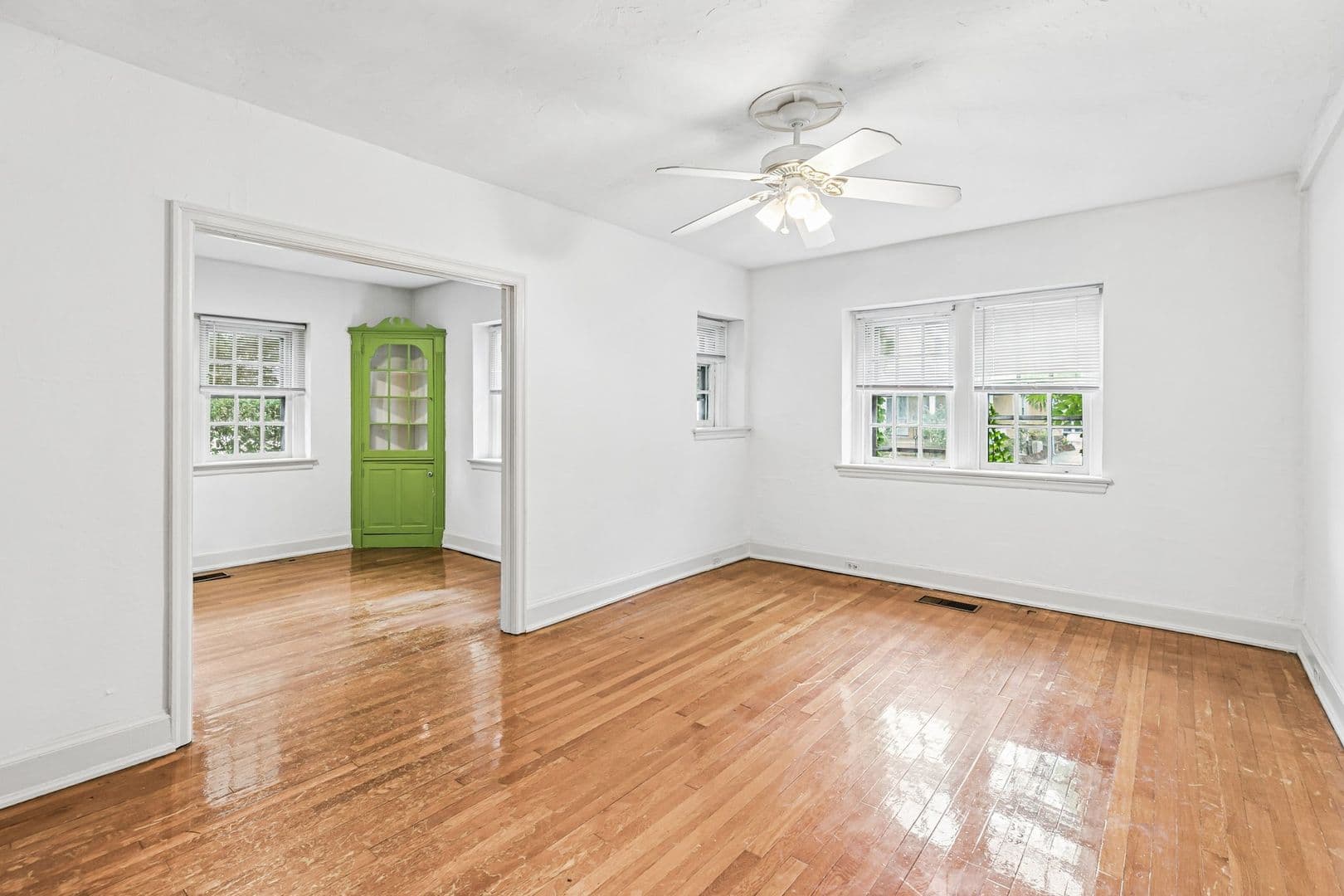 Ardmore Condo: 126 Argyle Rd