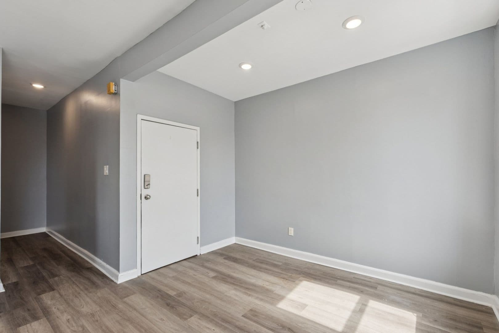 Philadelphia Apartment: 21 E Price Street
