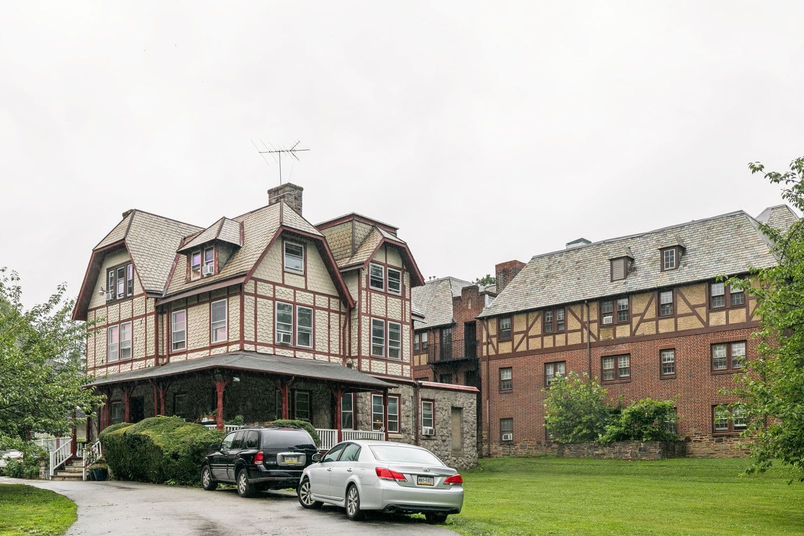 Ardmore Condo: 126 Argyle Rd