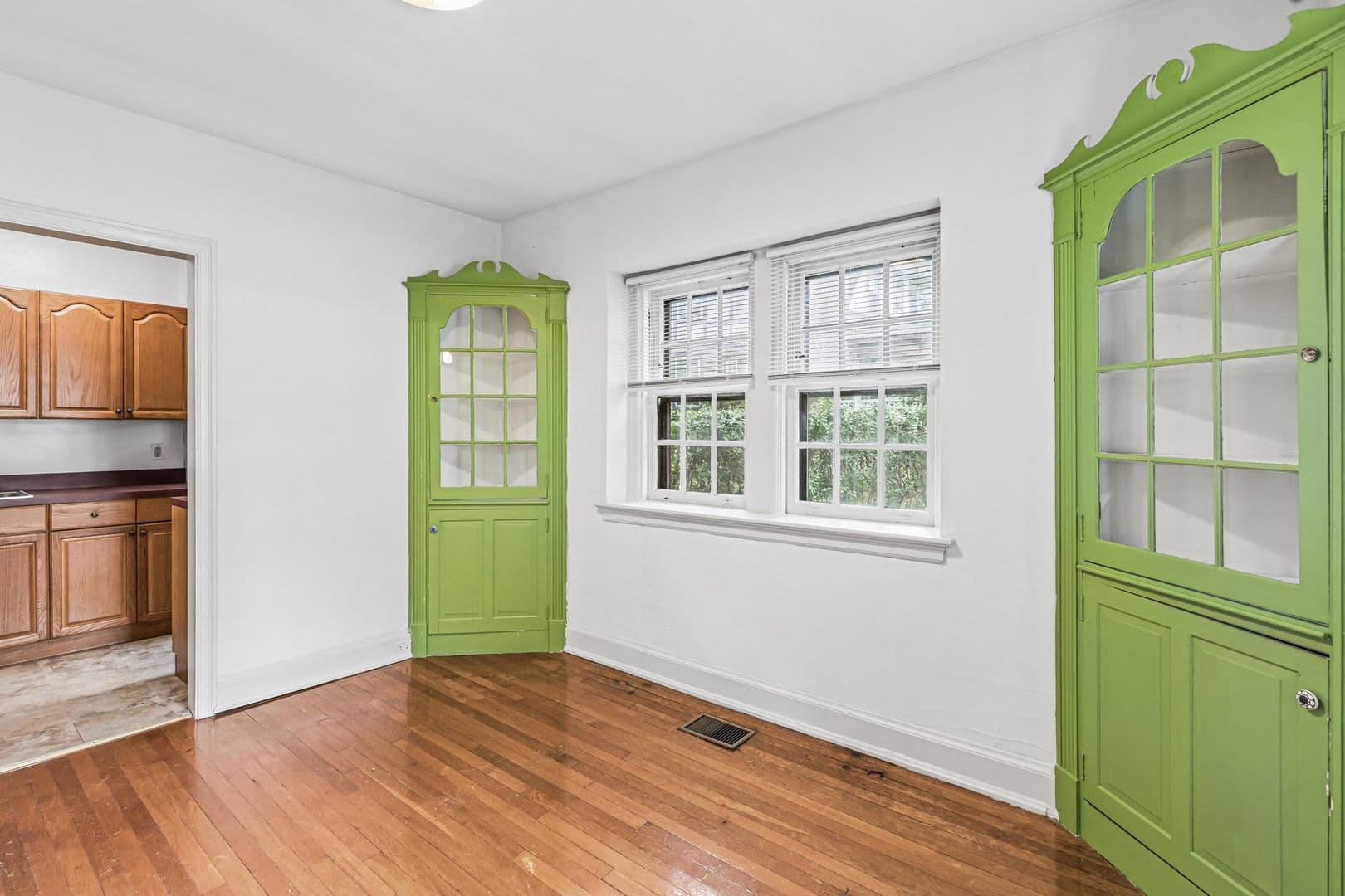 Ardmore Condo: 126 Argyle Rd