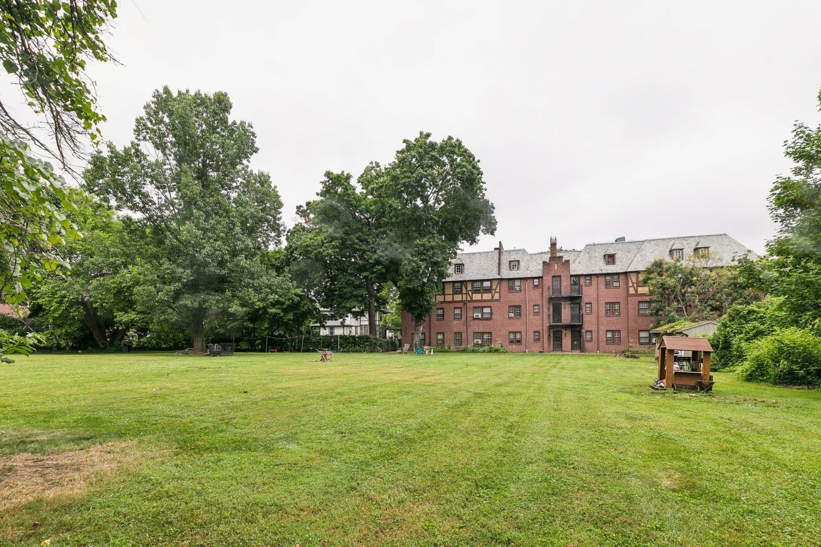 Ardmore Condo: 126 Argyle Rd
