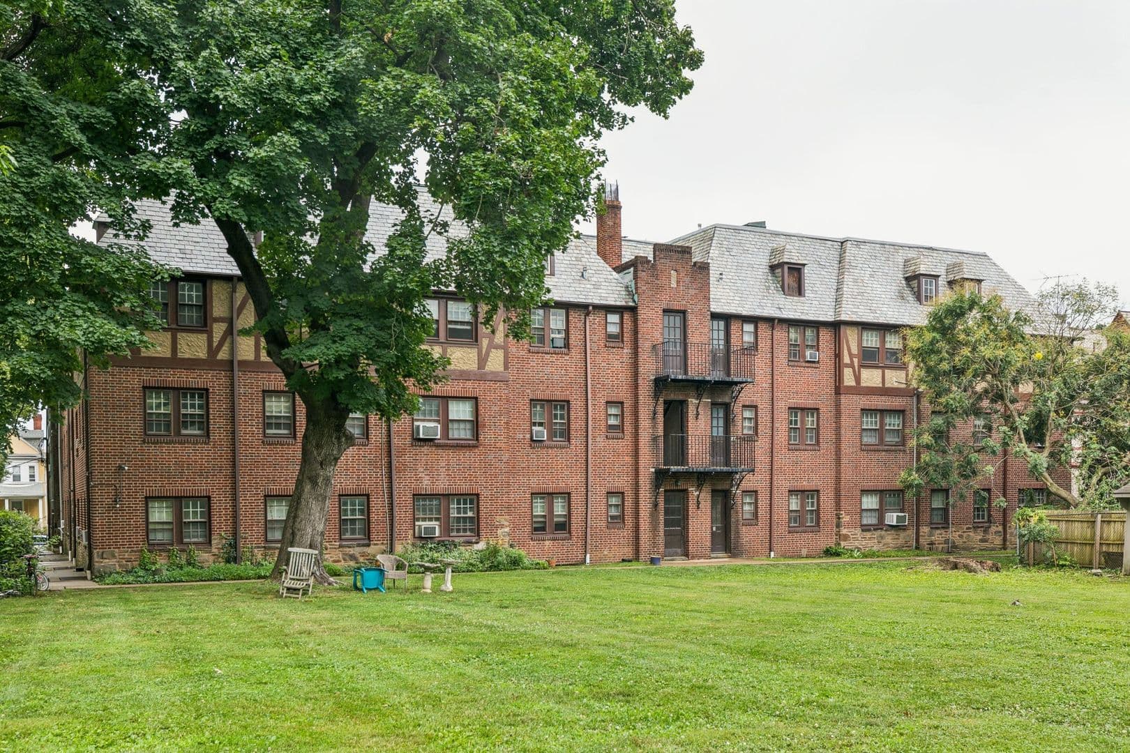 Ardmore Condo: 126 Argyle Rd