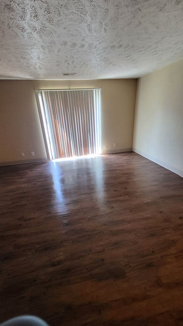 La Vista Apartment: 8500 Granville Parkway