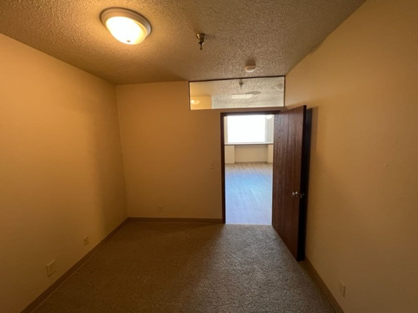 Omaha Apartment: 601 S 16th St