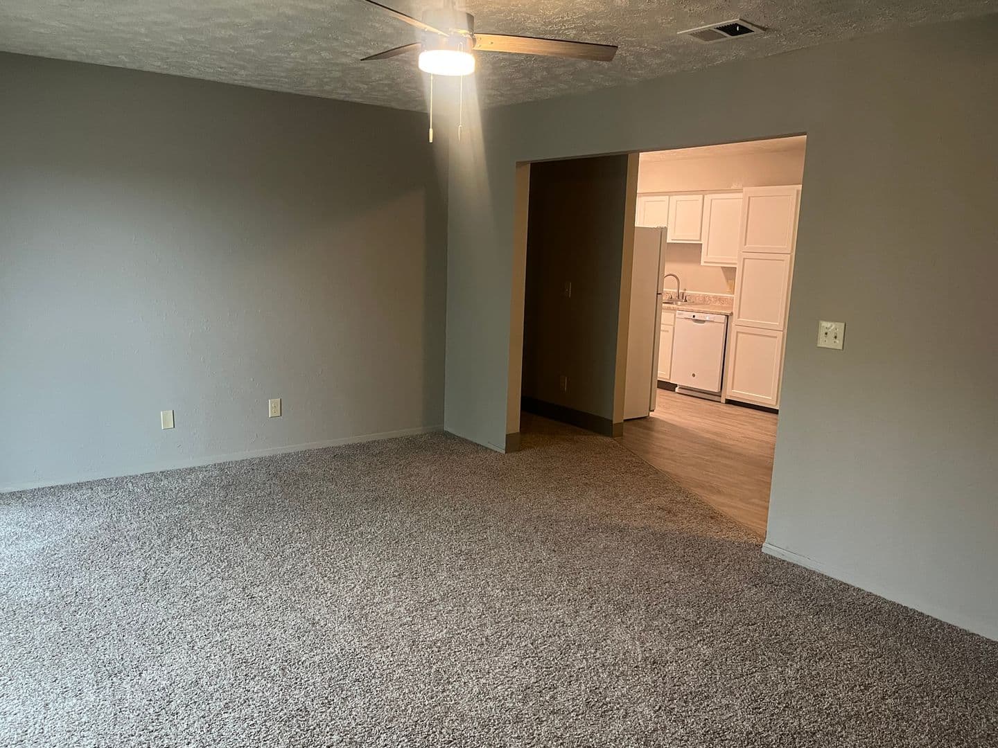 La Vista Apartment: 8500 Granville Parkway