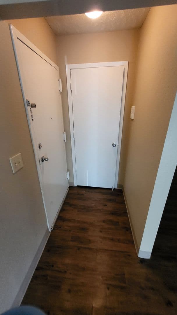 La Vista Apartment: 8500 Granville Parkway