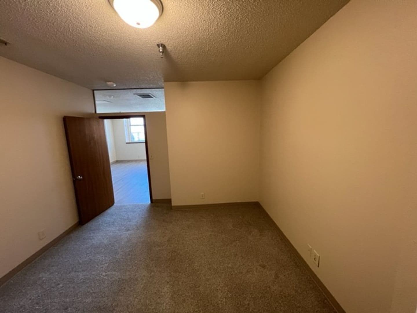 Omaha Apartment: 601 S 16th St
