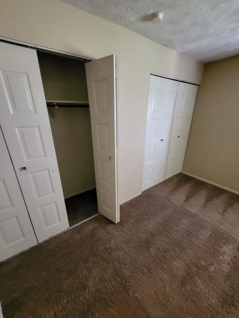 La Vista Apartment: 8500 Granville Parkway