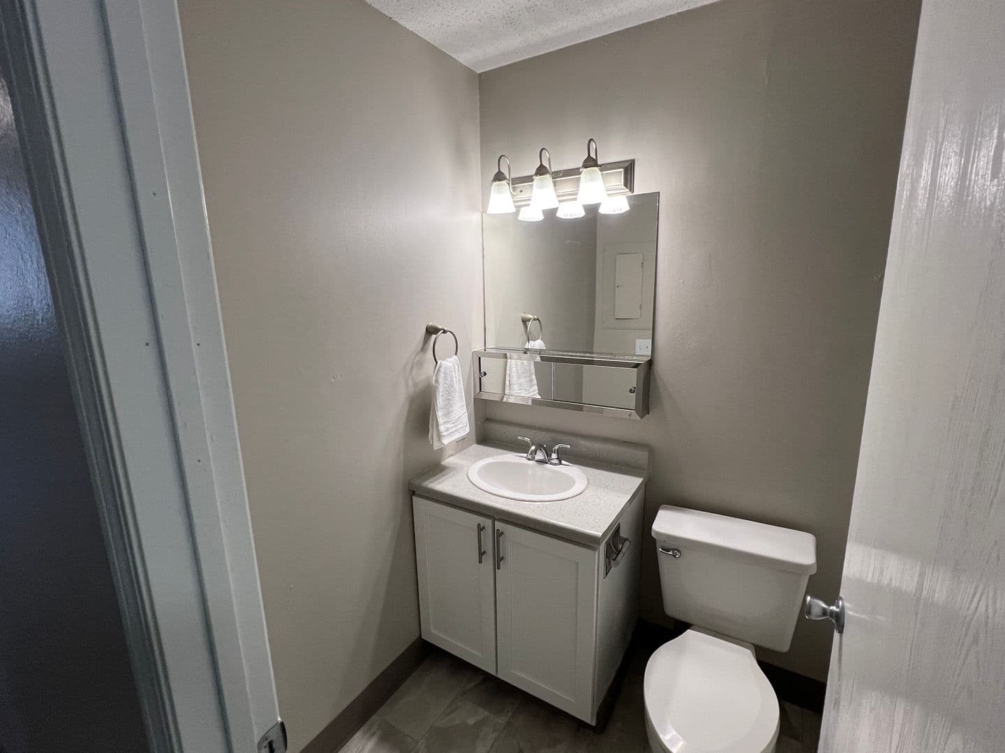Omaha Apartment: 601 S 16th St