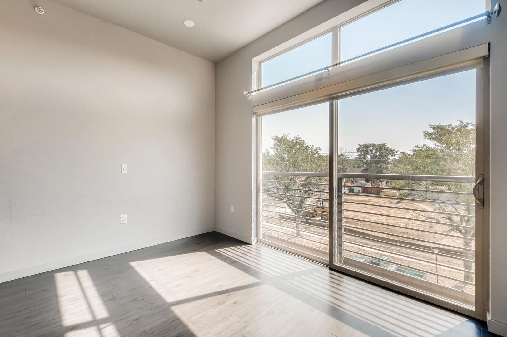 Denver Apartment: 999 S Logan St.