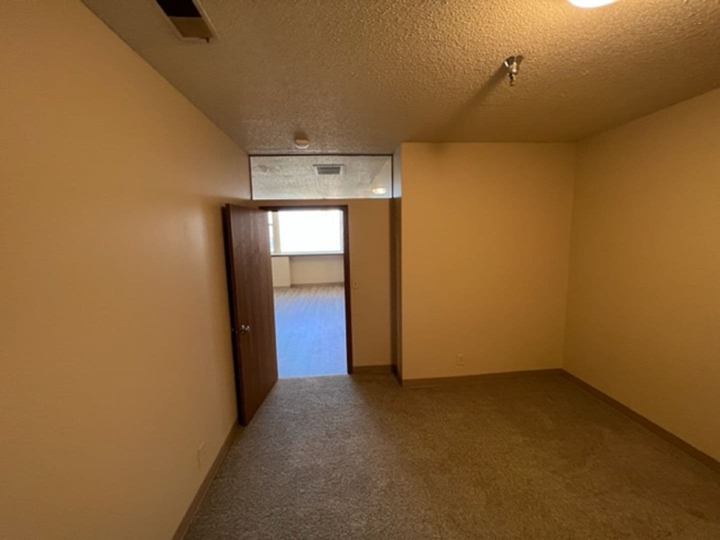 Omaha Apartment: 601 S 16th St
