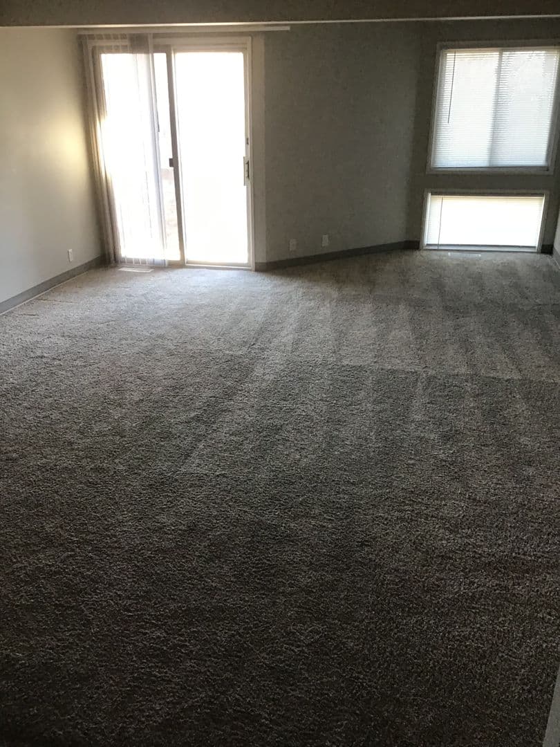 Omaha Apartment: 2563 Irving Court