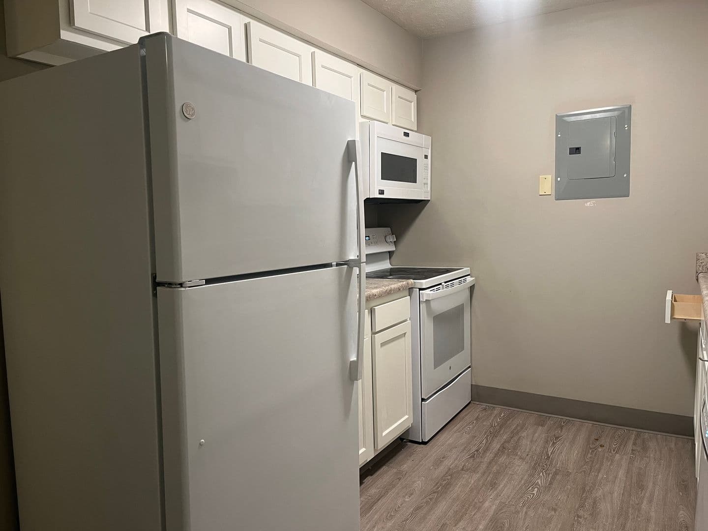 La Vista Apartment: 8500 Granville Parkway