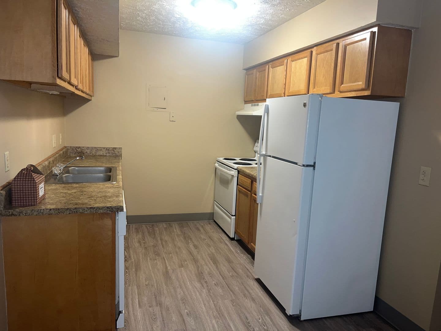 La Vista Apartment: 8500 Granville Parkway